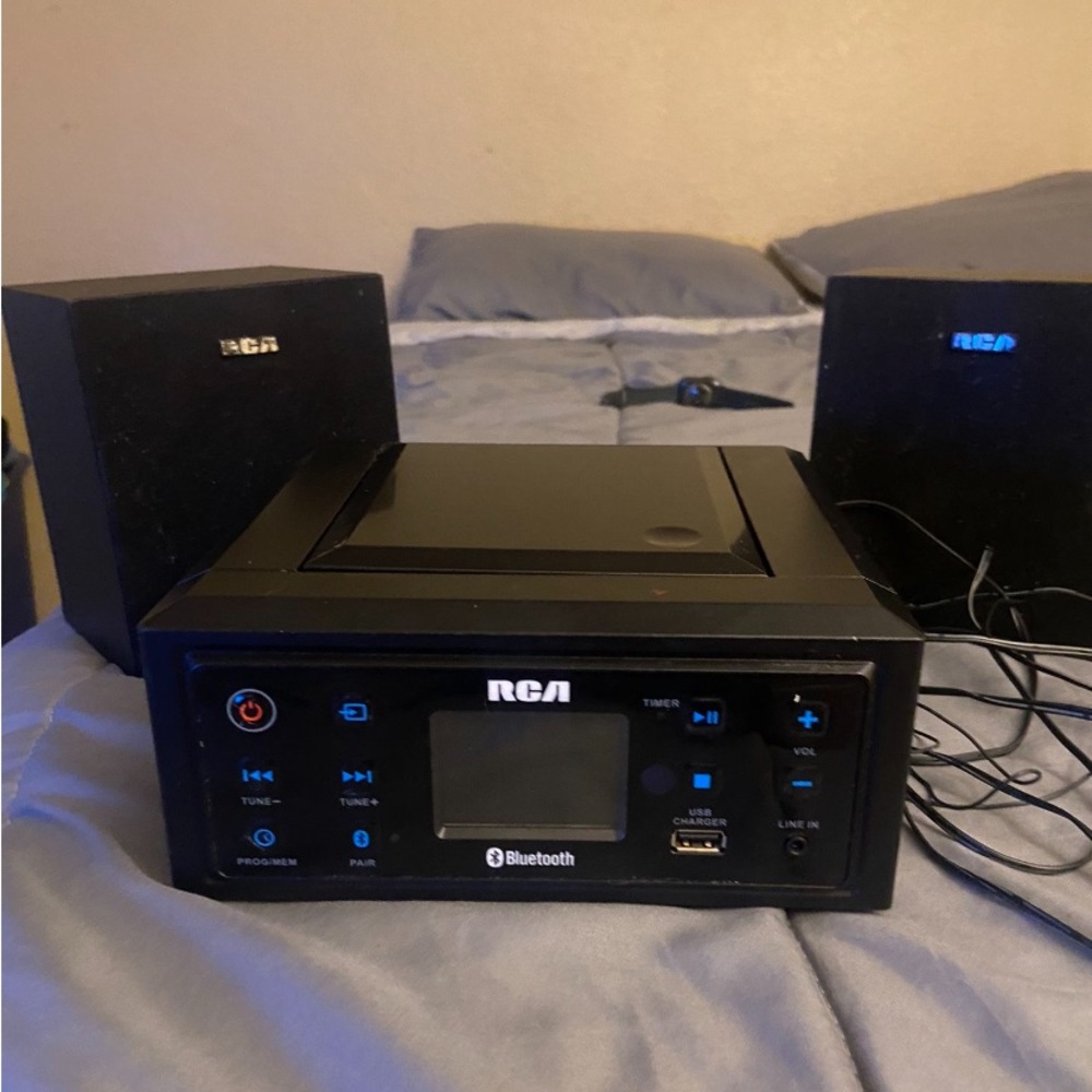 CD MICRO HOME STEREO SYSTEM WITH BLUETOOTH